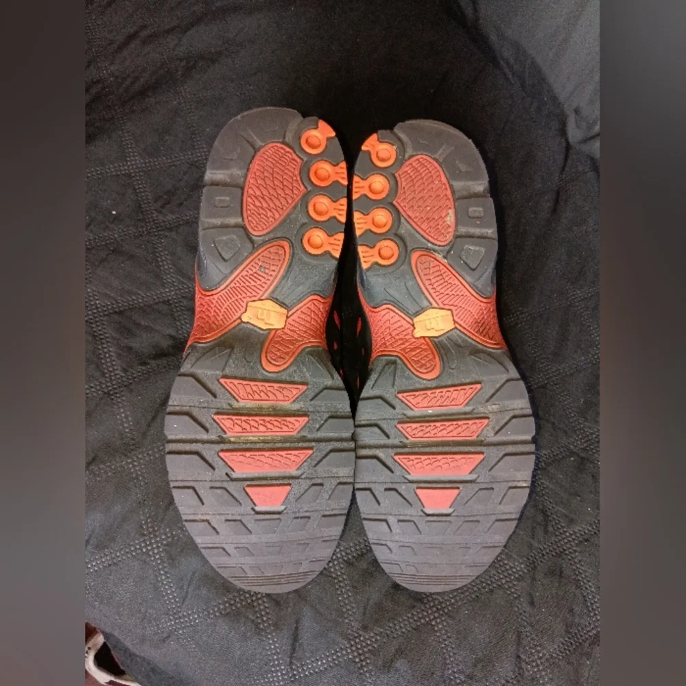 Nike Black and Orange Sneakers - Picture 6 of 7